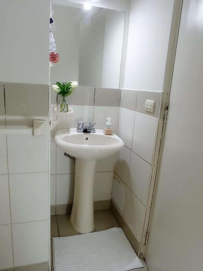 Habitacion Privada En Departamento Compartido Лима Экстерьер фото